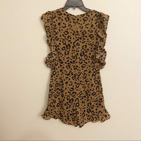 SOLD Lovers+Friends Leopard Ruffle Romper FLAW - Picture 4 of 12